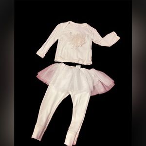 Mud pie crème ostrich outfit. Perfect condition. Super soft fabric